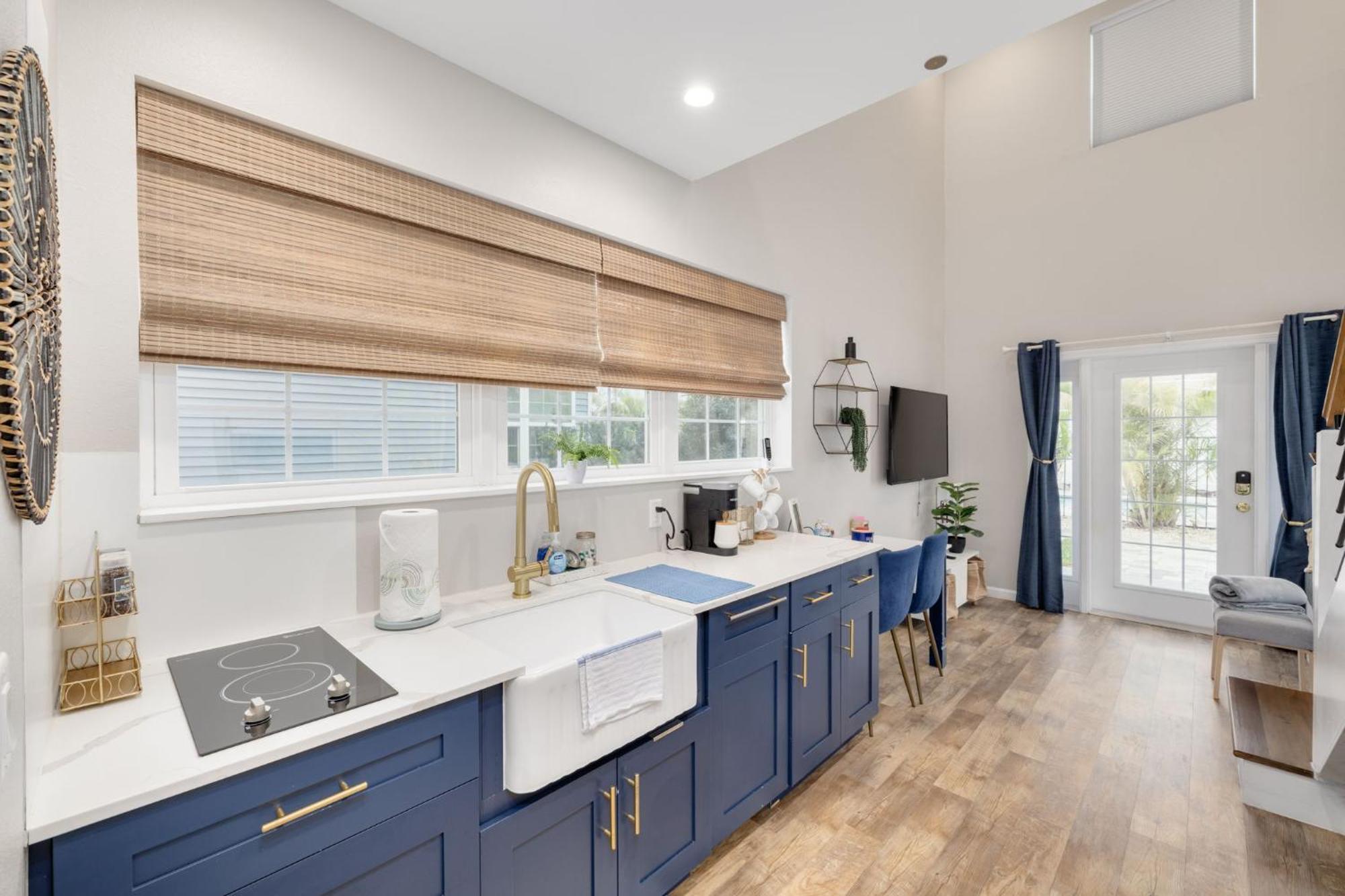 Shelly - Cozy 1 Bedroom Tiny Home With Pool Dunedin Bagian luar foto